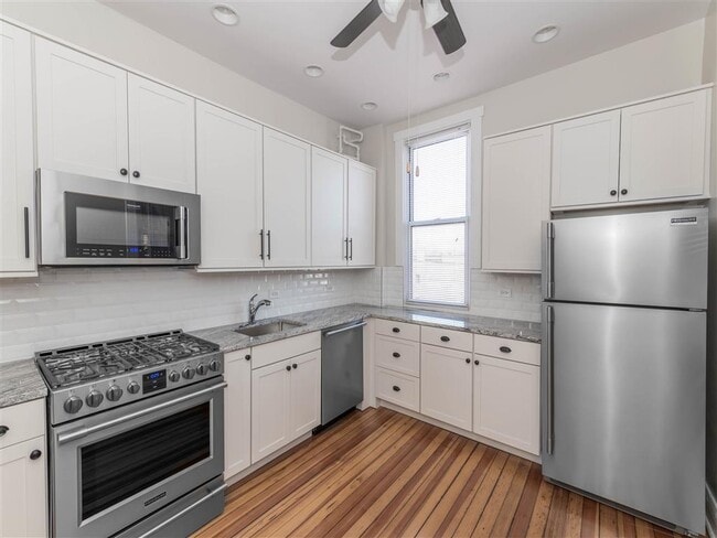 The Pelham in Chicago, IL - Building Photo - Building Photo