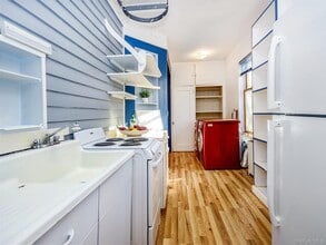 42 Central Ave in Sea Cliff, NY - Building Photo - Building Photo