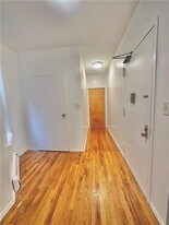 924 Hancock St, Unit 4 in Brooklyn, NY - Building Photo