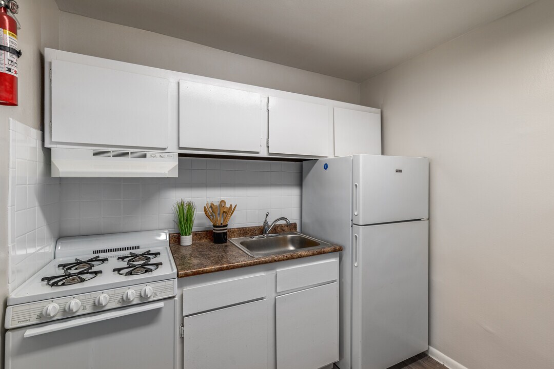 Jefferson Court Apartments in Clifton Heights, PA - Building Photo