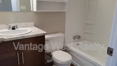 235-235 Husch Rd in Kelowna, BC - Building Photo - Building Photo