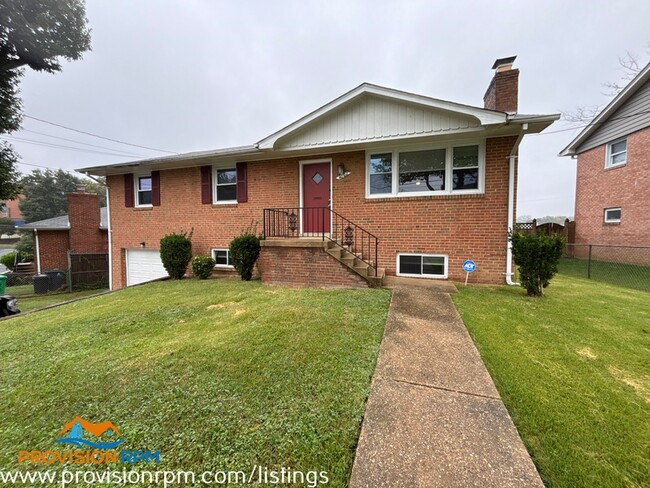 4002 22nd Ave in Temple Hills, MD - Building Photo - Building Photo