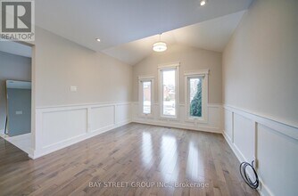 1271 Greenwood Crescent in Oakville, ON - Building Photo - Building Photo