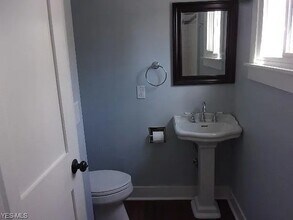 353 N Chestnut St in Ravenna, OH - Foto de edificio - Building Photo