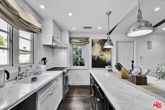 1203 Park Way in Beverly Hills, CA - Building Photo - Building Photo