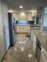 400 Island Way, Unit 505 in Clearwater, FL - Foto de edificio - Building Photo