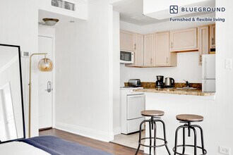 200 E Chestnut St in Chicago, IL - Building Photo - Building Photo