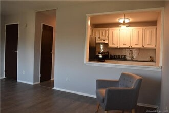 27 Bostwick Arms in New Milford, CT - Building Photo - Building Photo