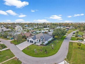 507 Acacia Ln in Nokomis, FL - Foto de edificio - Building Photo