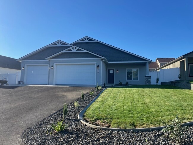 719 N 46th Ave