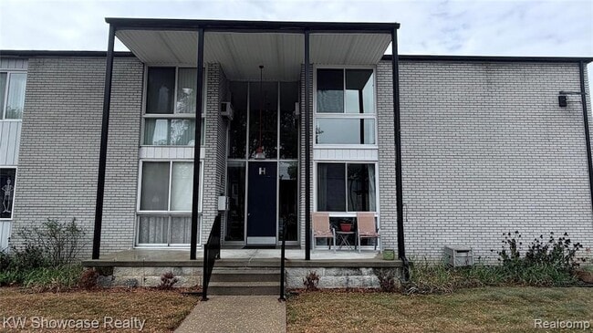 property at 4030 W 13 Mile Rd