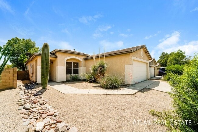 property at 10103 N Mill Crossing Way