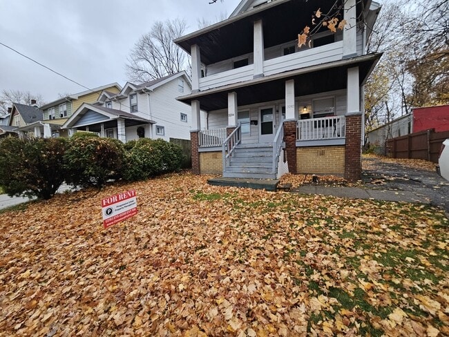 3294 W 111th St in Cleveland, OH - Building Photo - Building Photo