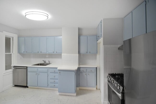 110 Webster St in Newton, MA - Building Photo - Building Photo