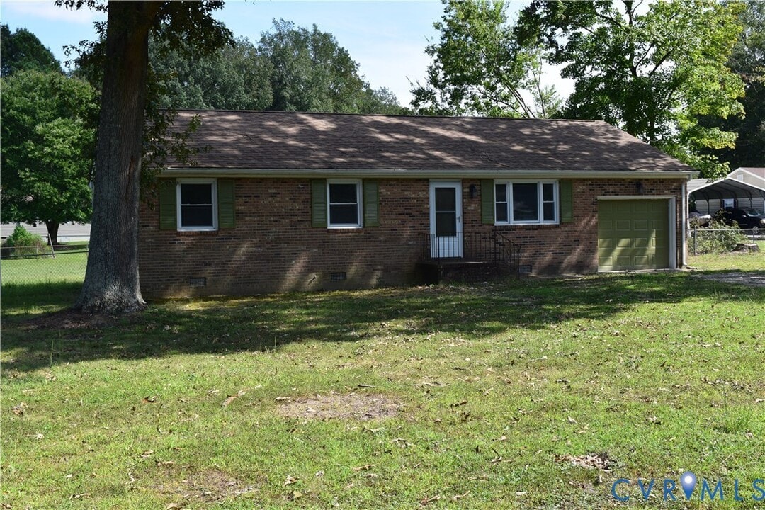 2501 Emily Ln in Hopewell, VA - Building Photo