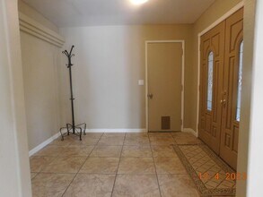 219 Larkspur St in Ridgecrest, CA - Building Photo - Building Photo