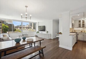 575 Main St in New York, NY - Building Photo