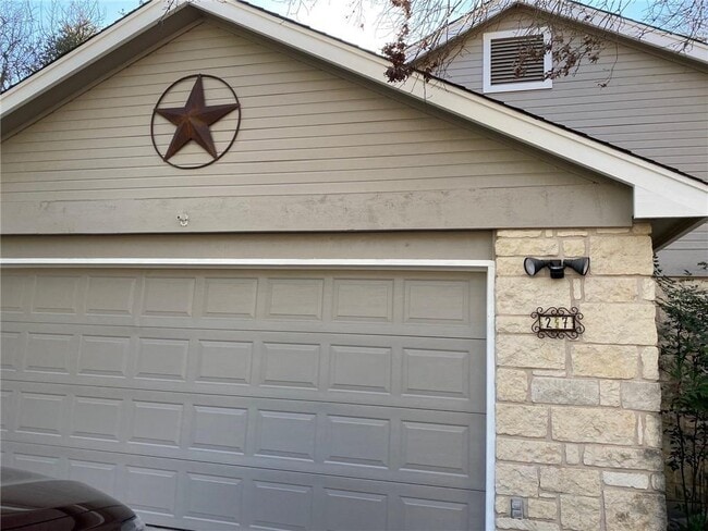 27 Par View Dr in Wimberley, TX - Building Photo - Building Photo