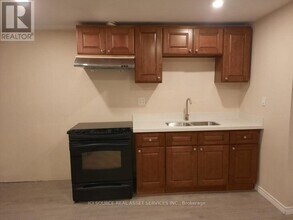 8 Headford Ave in Richmond Hill, ON - Building Photo - Building Photo