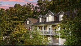 42 Surrey Run in Asheville, NC - Building Photo