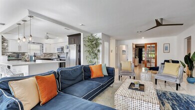 571 94th Ave N, Unit SI ID1051218P in Naples, FL - Building Photo - Building Photo