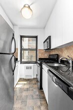 140 E 56th St in New York, NY - Building Photo - Building Photo