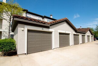 2840 Shadowbriar Dr, Unit B3 in Houston, TX - Foto de edificio - Building Photo