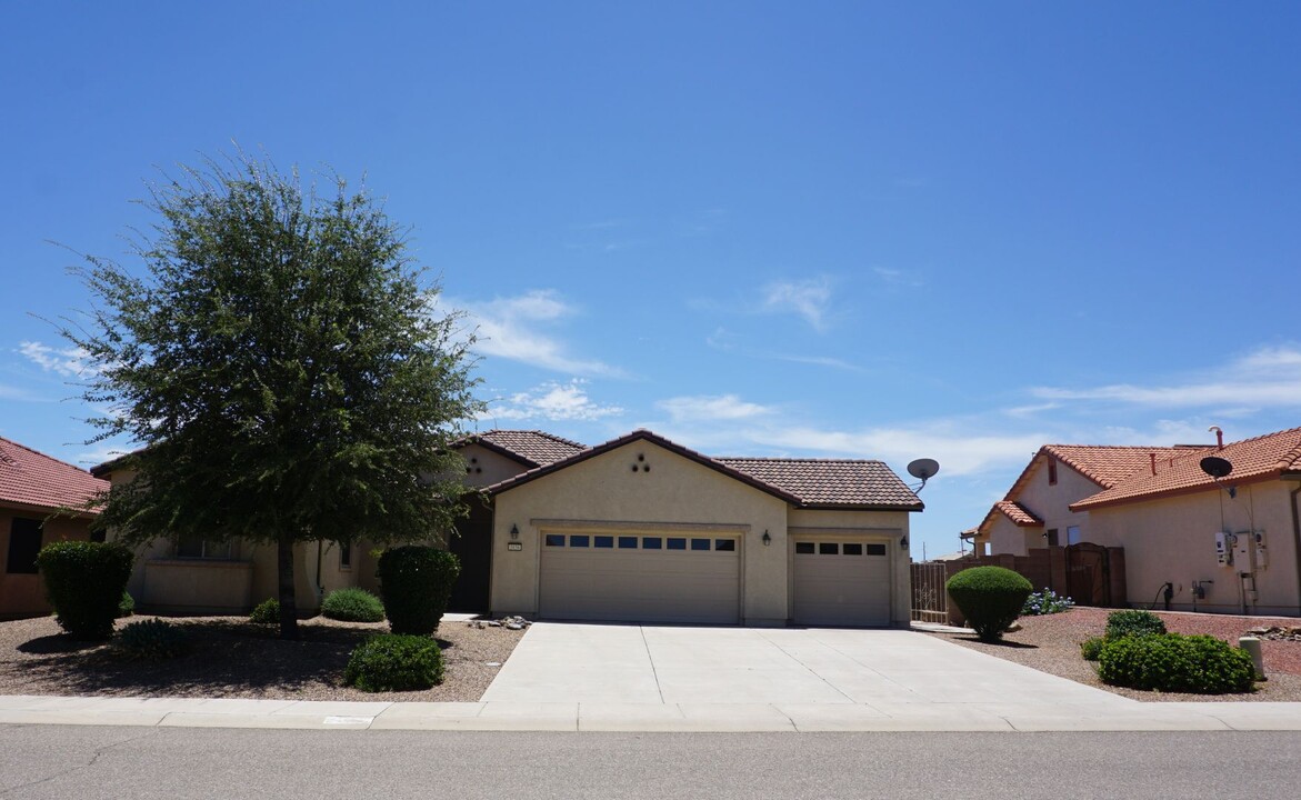 1858 Prairie Grass Dr in Sierra Vista, AZ - Building Photo