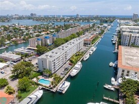 1600 SE 15th St in Fort Lauderdale, FL - Building Photo