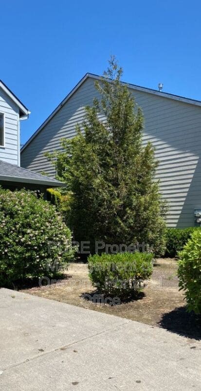 15617 NE Milton Pl in Portland, OR - Building Photo - Building Photo