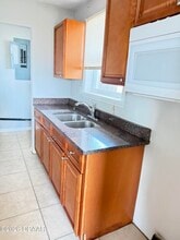 548 S Caroline St in Daytona Beach, FL - Building Photo - Building Photo