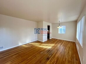 990 Newark St in Aurora, CO - Building Photo - Building Photo