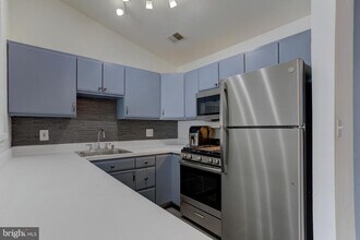 645 Constellation Square SE in Leesburg, VA - Building Photo - Building Photo