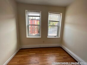 49 S Huntington Ave in Boston, MA - Building Photo - Building Photo
