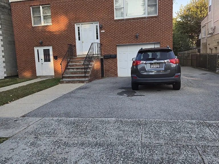 1456 Nepperhan Ave, Unit 2 in Yonkers, NY - Building Photo