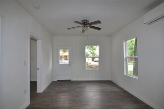 2924 Bomar Ave in Fort Worth, TX - Building Photo - Building Photo