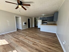 112 Houk Rd in Attalla, AL - Building Photo