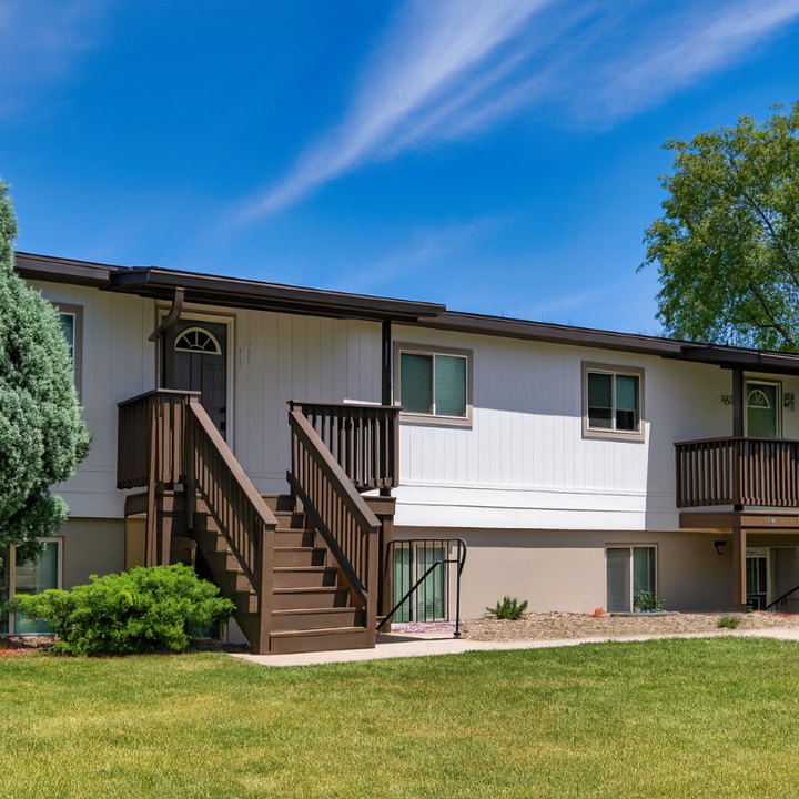 2045 N Sanders St in Helena, MT - Foto de edificio