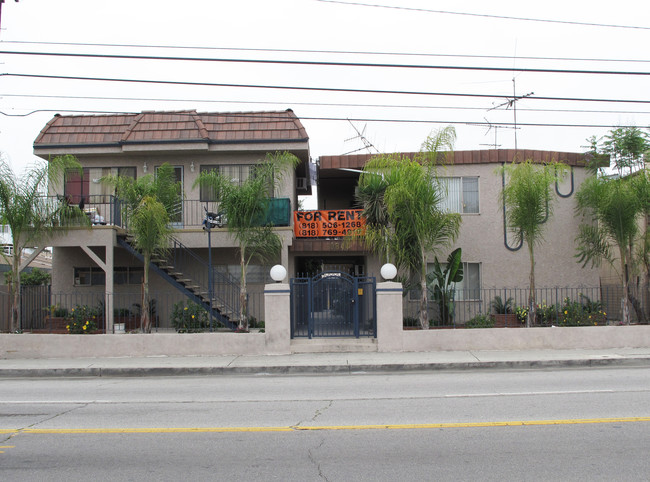 10844 Oxnard St in North Hollywood, CA - Building Photo - Building Photo