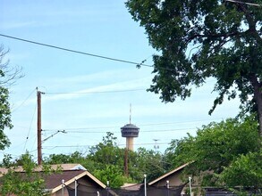 911 Florida St in San Antonio, TX - Building Photo - Building Photo