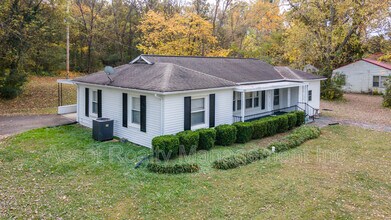 6520 Jackie Ln in Knoxville, TN - Building Photo - Building Photo