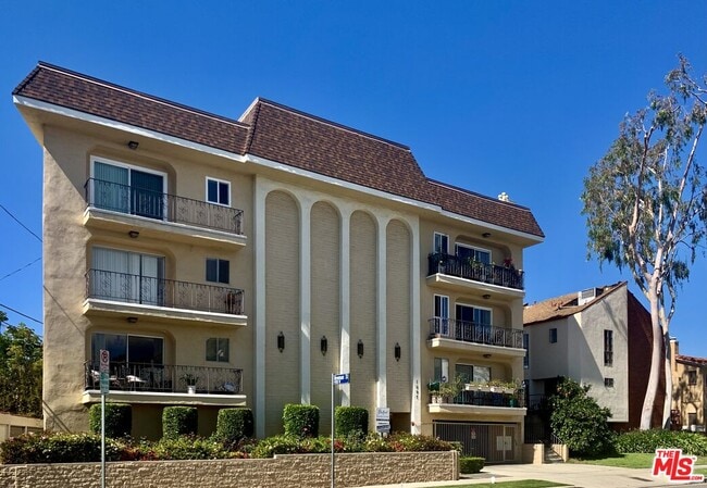 property at 1097 S Bedford Dr