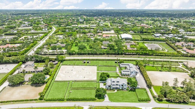 14289 Equestrian Way in Wellington, FL - Building Photo - Building Photo