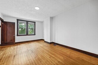 333 Reifert St in Pittsburgh, PA - Foto de edificio - Building Photo