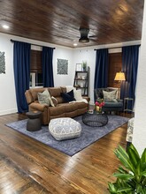 239 E Woodlawn Ave in San Antonio, TX - Building Photo - Building Photo