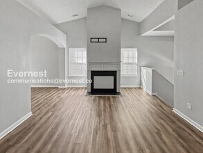 4095 Robin Cir in Atlanta, GA - Building Photo - Building Photo