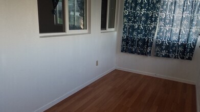 1387 Frank St in Honolulu, HI - Building Photo - Building Photo