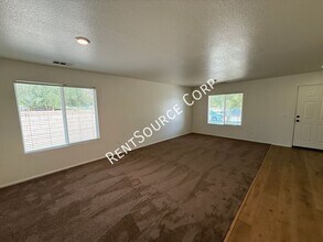 6312 Atlas Way in Palmdale, CA - Building Photo - Building Photo