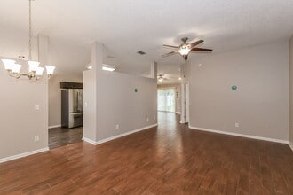 1810 Dartmouth Dr in Middleburg, FL - Building Photo - Building Photo