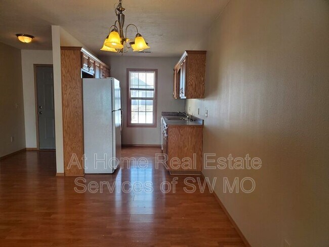 1095 N Northwood Ave in Republic, MO - Building Photo - Building Photo